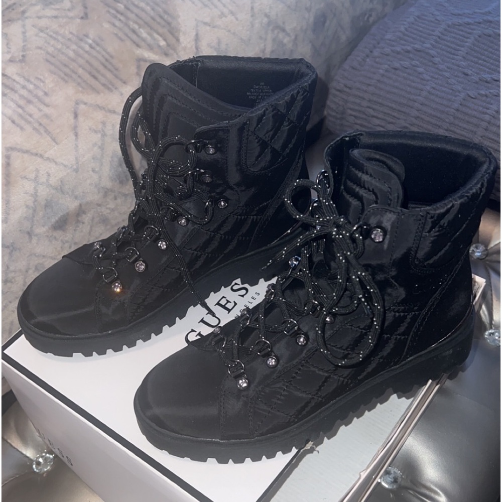 SOLD‼️‼️ Women’s GUESS BOOTS SIZE 9
